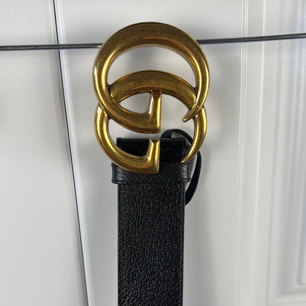 Gucci Black Leather Belt with Gold GG Buckle - Picture 2 of 4